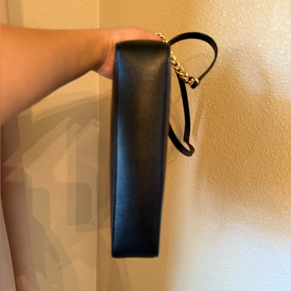 EUC Michael Kors Jet Set Large Saffiano Leather
Crossbody Bag - Picture 5 of 9